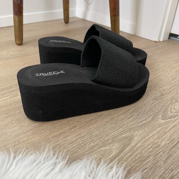 Chunky 90s style Platform Sandals - Picture 2 of 2